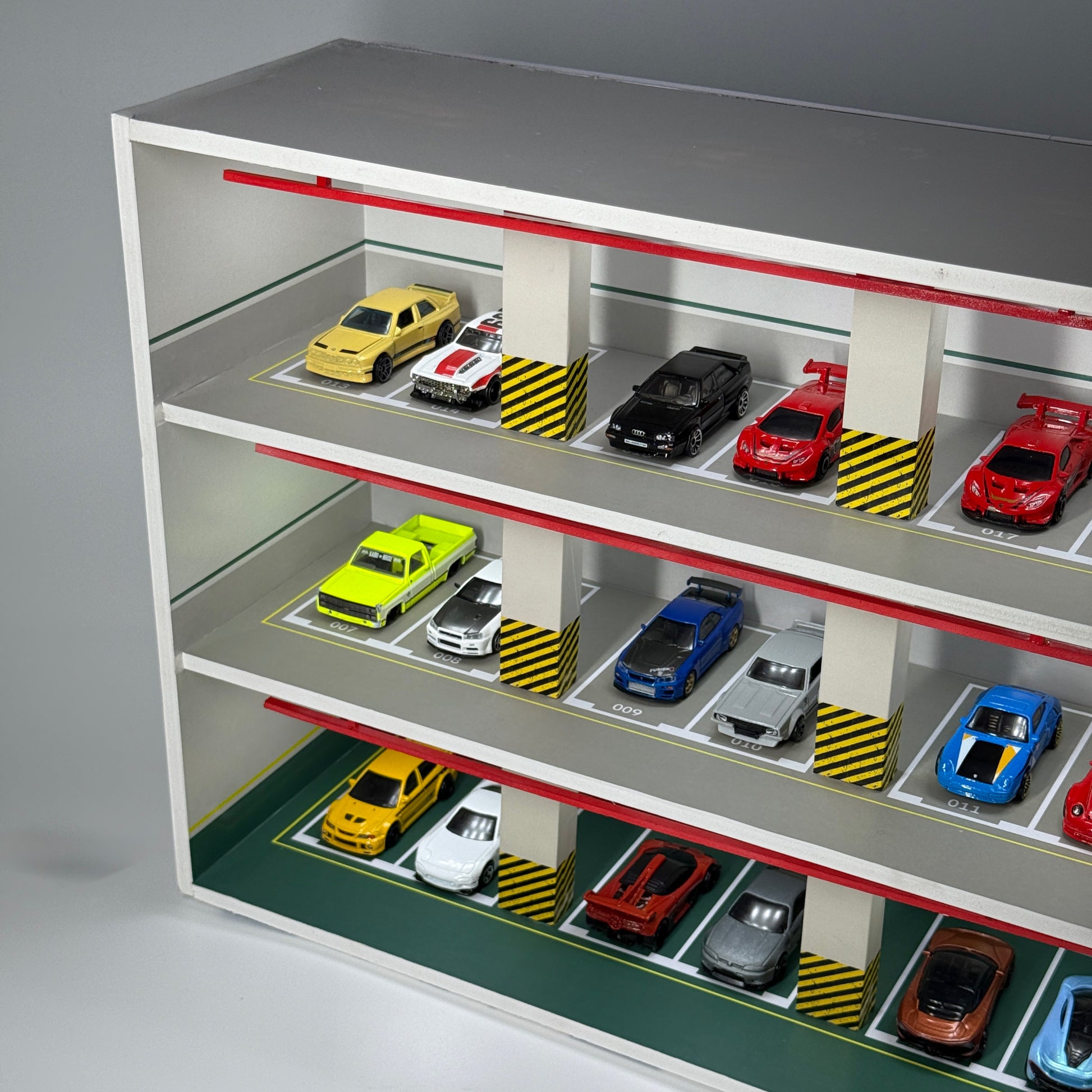 1:64 Hospital parking