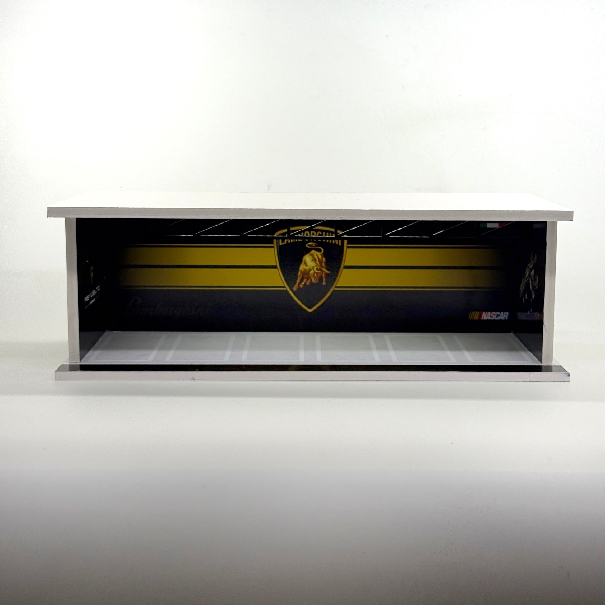 LAMBORGHINI Parking slot